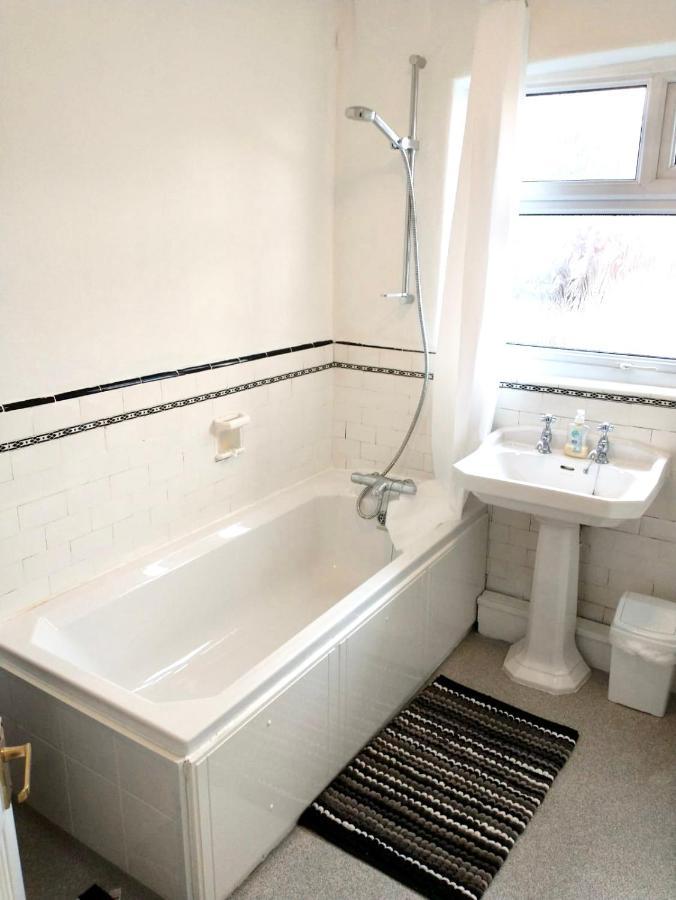Lotus Home Уолласи Экстерьер фото